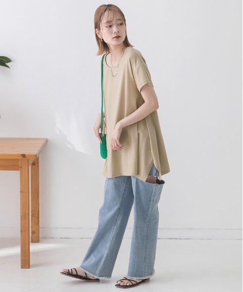 ad thie(アドティエ)の「チュニック丈 イレギュラーヘムTシャツ(Tシャツ/カットソー・レディース・スモークピンク/オフホワイト/パープル/ネイビー/ベージュ/ダークブラウン/杢グレー/ブラック・FREE/LL)」の19枚目の写真