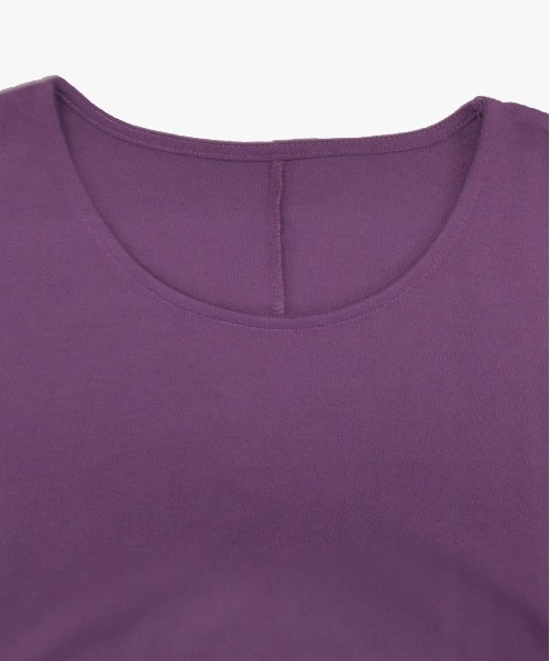 ad thie(アドティエ)の「チュニック丈 イレギュラーヘムTシャツ(Tシャツ/カットソー・レディース・スモークピンク/オフホワイト/パープル/ネイビー/ベージュ/ダークブラウン/杢グレー/ブラック・FREE/LL)」の11枚目の写真