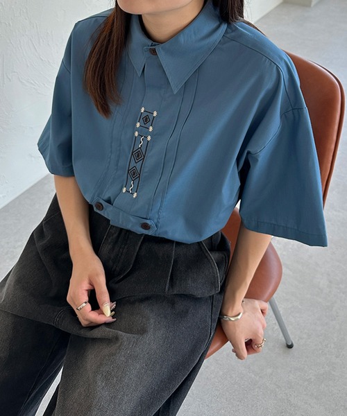 kutir（クティール）の「チロリアンシャツ（シャツ/ブラウス・レディース・オフホワイト/カーキ/サックスブルー/ベージュ・FREE）」の4枚目の写真