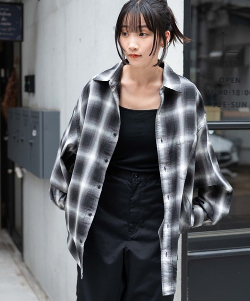 WEGO（ウィゴー）の「WEGO/オンブレチェックBIGシャツ（シャツ/ブラウス・メンズ・ブラック系その他2/ベージュ系その他2・LARGE/MEDIUM）」の4枚目の写真