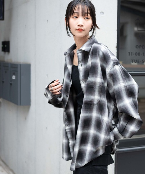 WEGO（ウィゴー）の「WEGO/オンブレチェックBIGシャツ（シャツ/ブラウス・メンズ・ブラック系その他2/ベージュ系その他2・LARGE/MEDIUM）」の3枚目の写真