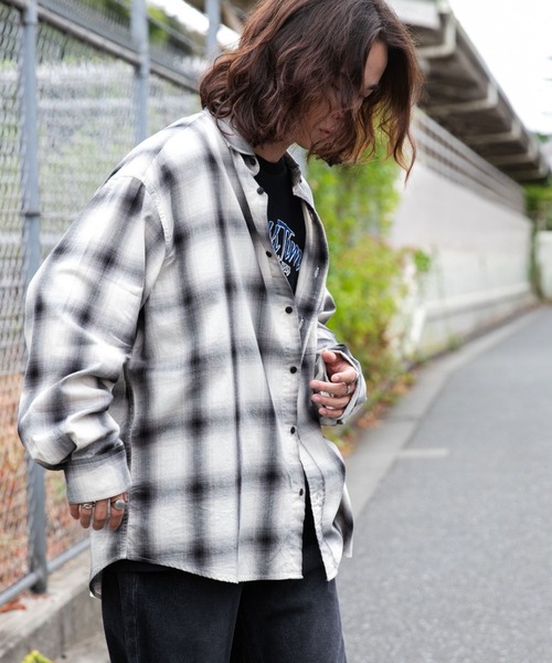 WEGO（ウィゴー）の「WEGO/オンブレチェックBIGシャツ（シャツ/ブラウス・メンズ・ブラック系その他2/ベージュ系その他2・LARGE/MEDIUM）」の7枚目の写真