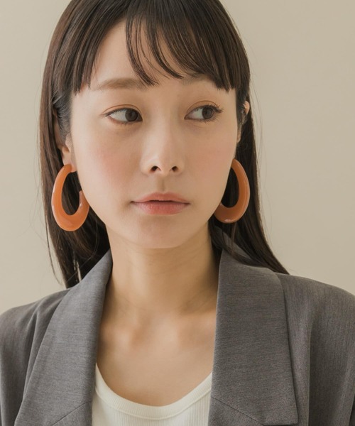 SMELLY(スメリー)の「カラーオーバルボリュームピアス(ピアス(両耳用)・レディース・ブラウン・-)」の1枚目の写真