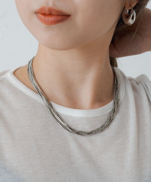 Omekashi(オメカシ)の「レイヤードスネイクチェーンネックレス(ネックレス・レディース・シルバー/ゴールド・ONE SIZE)」の3枚目の写真