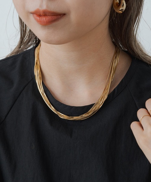 Omekashi(オメカシ)の「レイヤードスネイクチェーンネックレス(ネックレス・レディース・シルバー/ゴールド・ONE SIZE)」の4枚目の写真
