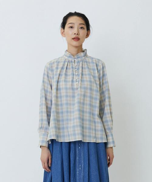 LOISIR（ロワズィール）の「二重フレアーカラーブラウス（シャツ/ブラウス・レディース・アイボリー/チェック/グレー・FREE）」の3枚目の写真