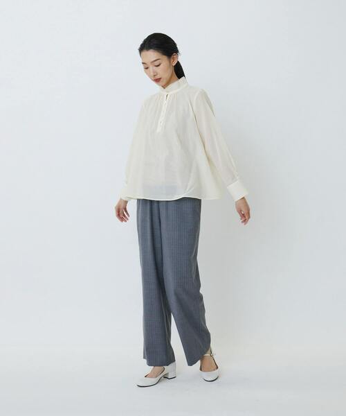 LOISIR（ロワズィール）の「二重フレアーカラーブラウス（シャツ/ブラウス・レディース・アイボリー/チェック/グレー・FREE）」の6枚目の写真