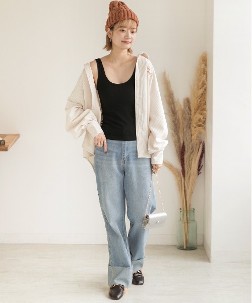 ad thie（アドティエ）の「カップ付き あったかタンクトップ（タンクトップ・レディース・ブラウン/チャコールグレー/ブラック/アイボリー・FREE）」の5枚目の写真