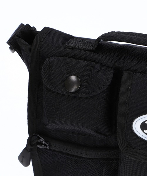 X-girl(エックスガール)の「MULTI POCKET SHOULDER BAG(ショルダーバッグ・レディース・カーキ/ブラック・ONE SIZE)」の8枚目の写真