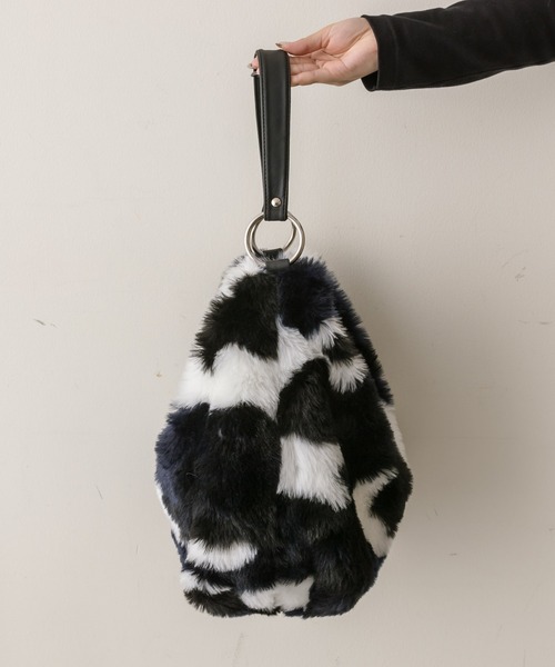 teresa cambi（テレサ・カンビ）の「【TERESA CAMBI】ear別注/迷彩柄ワンハンドルバッグ（ショルダーバッグ・レディース・ネイビー・FREE）」の14枚目の写真