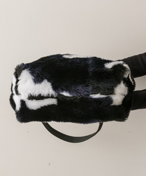 teresa cambi（テレサ・カンビ）の「【TERESA CAMBI】ear別注/迷彩柄ワンハンドルバッグ（ショルダーバッグ・レディース・ネイビー・FREE）」の10枚目の写真