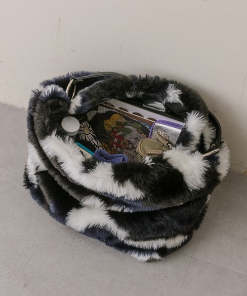 teresa cambi（テレサ・カンビ）の「【TERESA CAMBI】ear別注/迷彩柄ワンハンドルバッグ（ショルダーバッグ・レディース・ネイビー・FREE）」の15枚目の写真