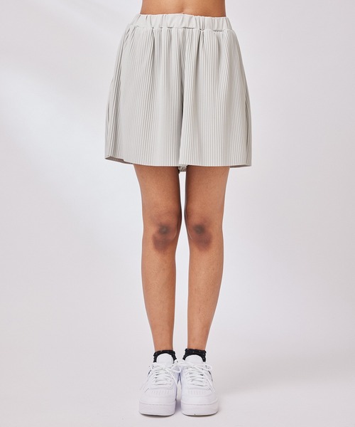 NERGY（ナージー）の「【skin wear】保湿 & 接触冷感 & 吸水速乾 OMEGASPANプリーツショーツ（その他パンツ・レディース・スミクロ/サックスブルー/グレー・FREE）」の11枚目の写真