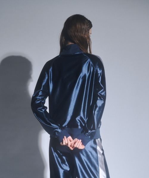 GAB GAB（ガブガブ）の「ライン入りジャージTOPS（ジャージ・レディース・ネイビー/グリーン・FREE）」の9枚目の写真