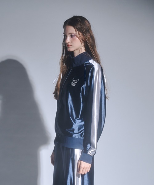 GAB GAB（ガブガブ）の「ライン入りジャージTOPS（ジャージ・レディース・ネイビー/グリーン・FREE）」の6枚目の写真