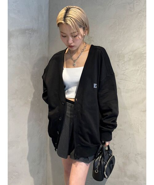 EMODA(エモダ)の「ストーンロゴルーズカーディガン(カーディガン/ボレロ・レディース・グレー/ブラック/ブルー・FREE)」の5枚目の写真