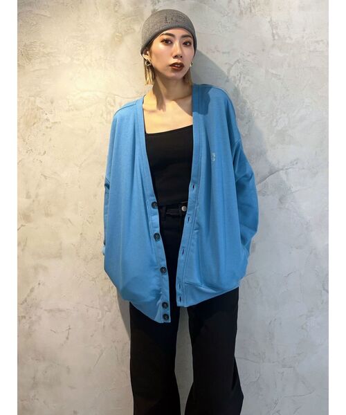 EMODA(エモダ)の「ストーンロゴルーズカーディガン(カーディガン/ボレロ・レディース・グレー/ブラック/ブルー・FREE)」の10枚目の写真