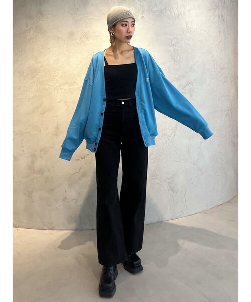 EMODA(エモダ)の「ストーンロゴルーズカーディガン(カーディガン/ボレロ・レディース・グレー/ブラック/ブルー・FREE)」の13枚目の写真