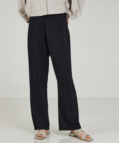 qualite(カリテ)の「【セットアップ対応】レーヨンストレッチストレートニットパンツ(その他パンツ・レディース・グリーン/ブラック・36/38)」の2枚目の写真