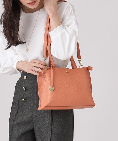 SHOO・LA・RUE(シューラルー)の「◆【軽量/2WAY/通勤】きちんと派の ふわっと軽いトートバッグ(ハンドバッグ・レディース・ベージュ系4/グレー/ブラック/ライトオレンジ系・00)」の12枚目の写真