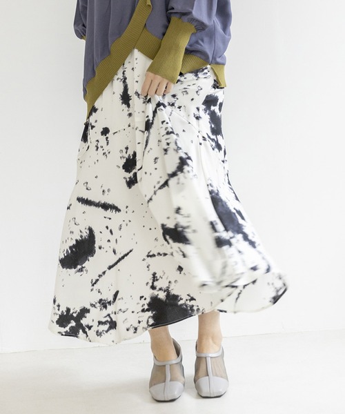 OSMOSIS（オズモーシス）の「セミマーメイドスカート（スカート・レディース・ホワイト/ブラック・ONE SIZE）」の2枚目の写真