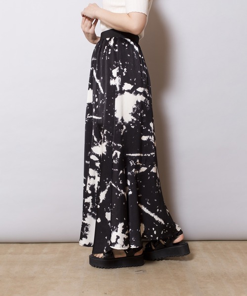 OSMOSIS（オズモーシス）の「セミマーメイドスカート（スカート・レディース・ホワイト/ブラック・ONE SIZE）」の8枚目の写真