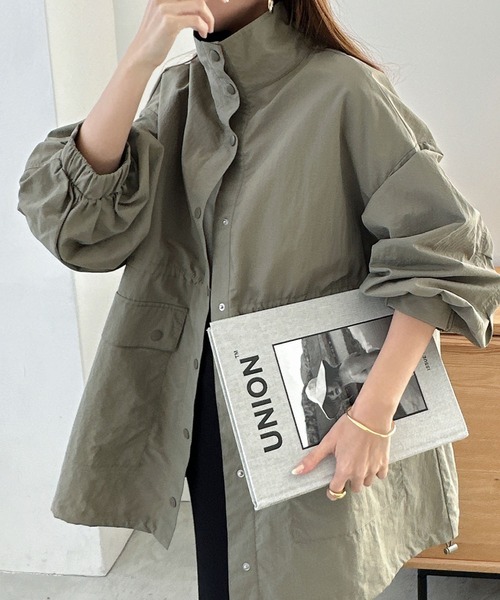 andme（アンドミー）の「ヘビーナイロンスタンドカラーマウンテンパーカー（その他アウター・レディース・ライトカーキ/ベージュ/ブラック・M）」の19枚目の写真