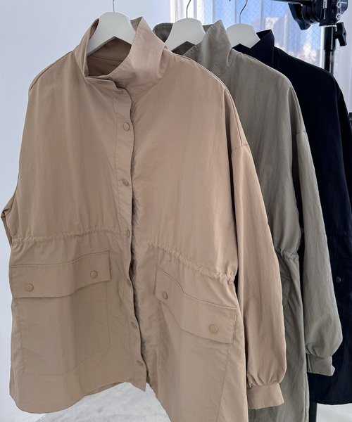 andme（アンドミー）の「ヘビーナイロンスタンドカラーマウンテンパーカー（その他アウター・レディース・ライトカーキ/ベージュ/ブラック・M）」の20枚目の写真