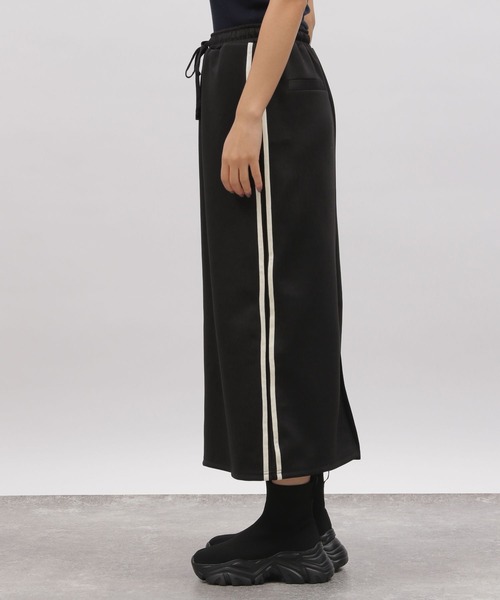 LAKOLE(ラコレ)の「トラックタイトスカート / 103848(スカート・レディース・ライトグリーン/ブラック/ライトブルー・SMALL/MEDIUM)」の10枚目の写真