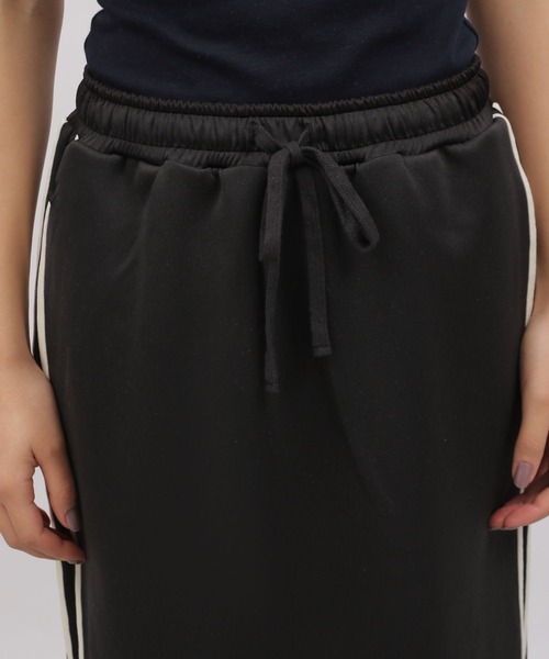 LAKOLE(ラコレ)の「トラックタイトスカート / 103848(スカート・レディース・ライトグリーン/ブラック/ライトブルー・SMALL/MEDIUM)」の12枚目の写真