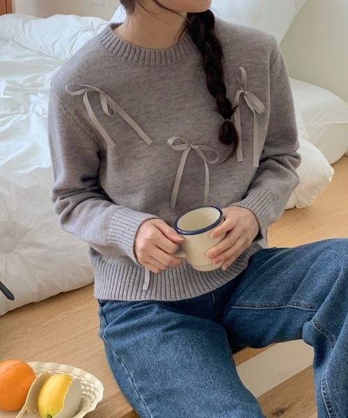 by muni:r（バイ ムニール）の「ラブリーリボンラウンドネックニット（ニット/セーター・レディース・グリーン/ネイビー/グレー/アイボリー・FREE）」の17枚目の写真