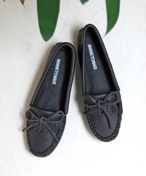 Minnetonka（ミネトンカ）の「【MINNETONKA/ミネトンカ】 DEERSKIN KILTY / ディアスキン キルティー フリンジモカシン（モカシン/デッキシューズ・レディース・モカ/シャンパン/ブラック/ブラウン系その他/ホワイト・5/7/6/8/9/5h/6h/7h/8h）」の21枚目の写真