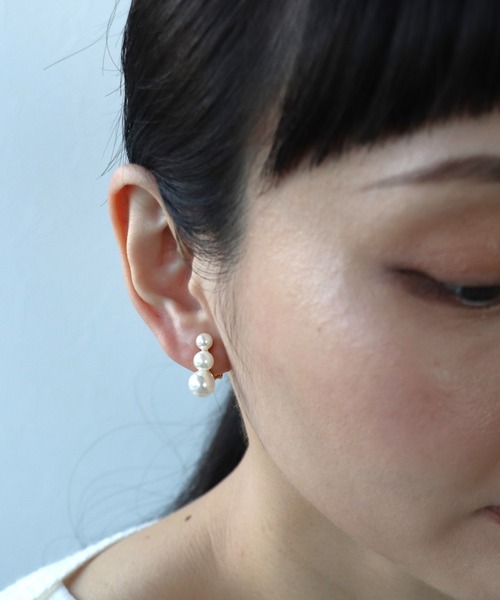 Three Four Time（ｽﾘｰﾌｫｰﾀｲﾑ）の「３パールイヤリング【結婚式/フォーマル/入卒/デイリー】（イヤリング・レディース・アイボリー・FREE）」の10枚目の写真