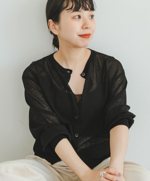 ITEMS URBANRESEARCH（アイテムズ アーバンリサーチ）の「シアークルーネックショートカーディガン（カーディガン/ボレロ・レディース・ブラック/オフホワイト/ブルー・FREE）」の3枚目の写真