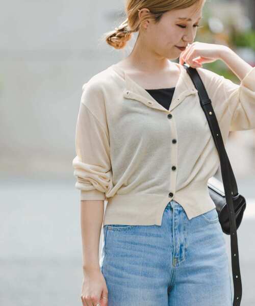 ITEMS URBANRESEARCH（アイテムズ アーバンリサーチ）の「シアークルーネックショートカーディガン（カーディガン/ボレロ・レディース・ブラック/オフホワイト/ブルー・FREE）」の5枚目の写真