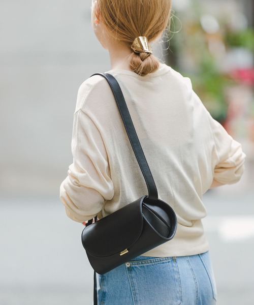 ITEMS URBANRESEARCH（アイテムズ アーバンリサーチ）の「シアークルーネックショートカーディガン（カーディガン/ボレロ・レディース・ブラック/オフホワイト/ブルー・FREE）」の6枚目の写真