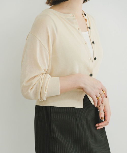 ITEMS URBANRESEARCH（アイテムズ アーバンリサーチ）の「シアークルーネックショートカーディガン（カーディガン/ボレロ・レディース・ブラック/オフホワイト/ブルー・FREE）」の12枚目の写真