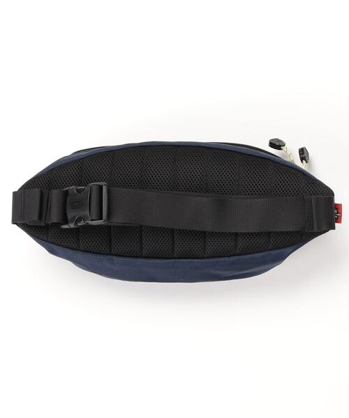 CHUMS(チャムス)の「CHUMS/チャムス ウエストポーチ RECYCLE SMALL OVAL WAIST PACK リサイクルスモールオーバルウエストパック CH60-3688(ボディバッグ/ウエストポーチ・メンズ・ネイビー/ホワイト系その他/ブラック・FREE)」の4枚目の写真