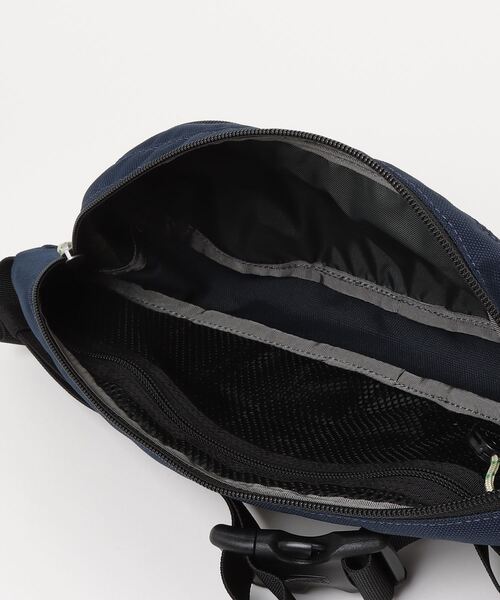 CHUMS(チャムス)の「CHUMS/チャムス ウエストポーチ RECYCLE SMALL OVAL WAIST PACK リサイクルスモールオーバルウエストパック CH60-3688(ボディバッグ/ウエストポーチ・メンズ・ネイビー/ホワイト系その他/ブラック・FREE)」の6枚目の写真