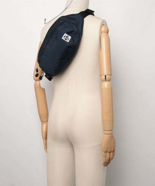 CHUMS(チャムス)の「CHUMS/チャムス ウエストポーチ RECYCLE SMALL OVAL WAIST PACK リサイクルスモールオーバルウエストパック CH60-3688(ボディバッグ/ウエストポーチ・メンズ・ネイビー/ホワイト系その他/ブラック・FREE)」の7枚目の写真
