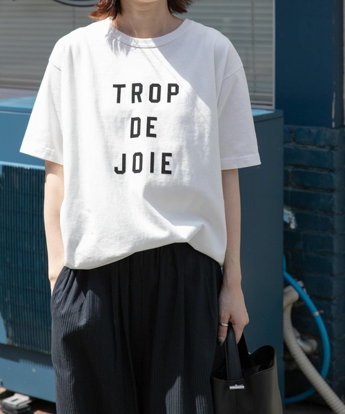 FORK&SPOON（フォークアンドスプーン）の「FORK&SPOON　フロッキーロゴプリントTシャツ（Tシャツ/カットソー・レディース・オフホワイト/チャコールグレー・1）」の4枚目の写真