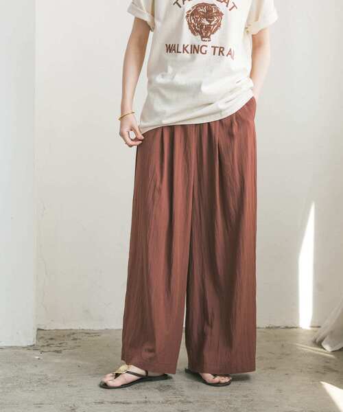 URBAN RESEARCH（アーバンリサーチ）の「撥水イージーワイドパンツ（その他パンツ・レディース・ライトベージュ/ブラウン・FREE）」の2枚目の写真