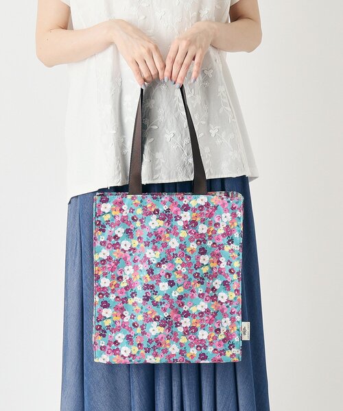 LAURA ASHLEY(ローラアシュレイ)の「【一部店舗限定/A4収納可/天面ファスナー】アンクロフト ディッツィー柄 スクエアトートM(トートバッグ・レディース・グリーン系その他2/ピンク系5・00)」の13枚目の写真