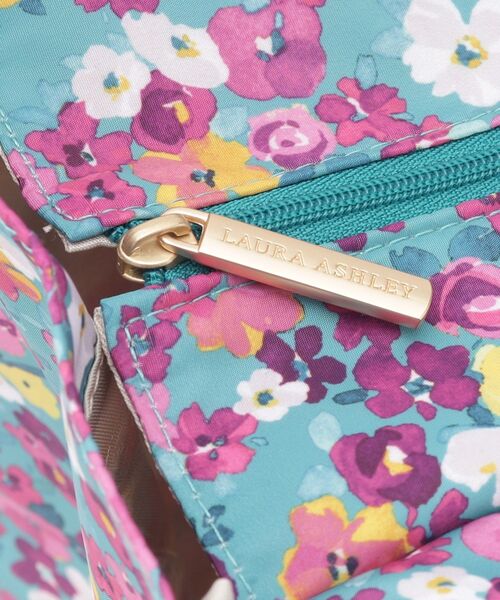 LAURA ASHLEY(ローラアシュレイ)の「【一部店舗限定/A4収納可/天面ファスナー】アンクロフト ディッツィー柄 スクエアトートM(トートバッグ・レディース・グリーン系その他2/ピンク系5・00)」の17枚目の写真
