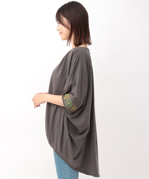 チチカカ（チチカカ）の「クロスミックス刺繍ドルマンチュニック（Tシャツ/カットソー・レディース・イエロー/オレンジ/カーキ/チャコールグレー・FREE）」の16枚目の写真