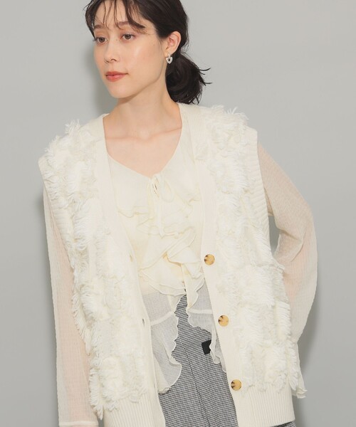 Ray BEAMS（レイビームス）の「フリンジ ジャカード ベスト カーディガン（ベスト・レディース・オフホワイト/ブラック・ONE SIZE）」の15枚目の写真