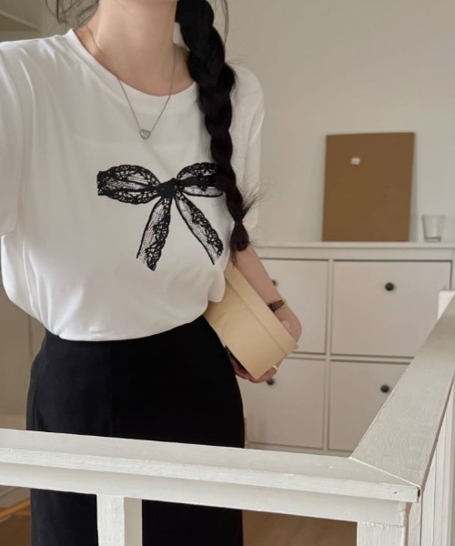 Diosfront(ディオスフロント)の「プリントリボン半袖Tシャツ(Tシャツ/カットソー・レディース・ホワイト/ブラック/グレー・FREE)」の10枚目の写真