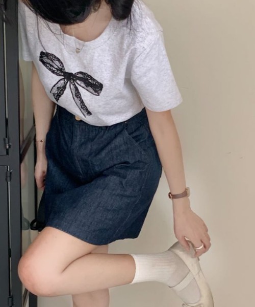 Diosfront(ディオスフロント)の「プリントリボン半袖Tシャツ(Tシャツ/カットソー・レディース・ホワイト/ブラック/グレー・FREE)」の15枚目の写真