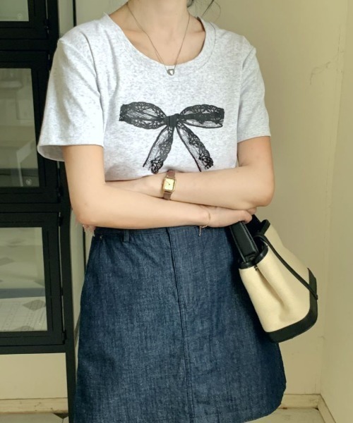 Diosfront(ディオスフロント)の「プリントリボン半袖Tシャツ(Tシャツ/カットソー・レディース・ホワイト/ブラック/グレー・FREE)」の18枚目の写真