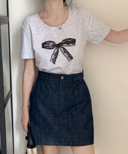 Diosfront(ディオスフロント)の「プリントリボン半袖Tシャツ(Tシャツ/カットソー・レディース・ホワイト/ブラック/グレー・FREE)」の19枚目の写真